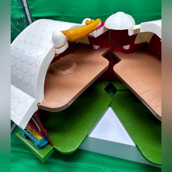 Big Red Barn - Animal Farm Playset for Toddlers 3 Years Up Dark Red By Battat - Picture 4 of 16